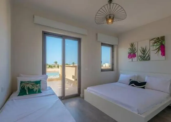 Villa The Lakefront 4br At Cyan Elgouna