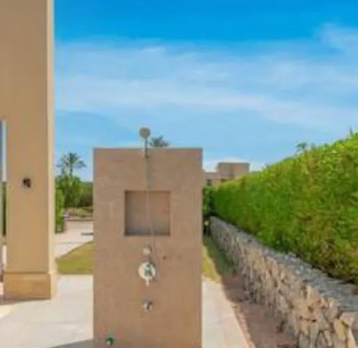 The Lakefront 4br At Cyan Elgouna Villa *