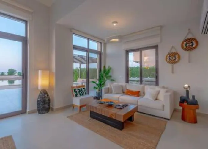 Villa The Lakefront 4br At Cyan Elgouna *