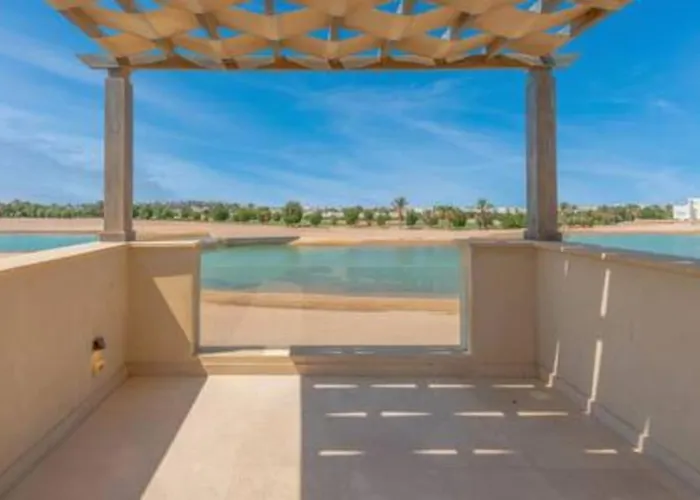 The Lakefront 4br At Cyan Elgouna Villa