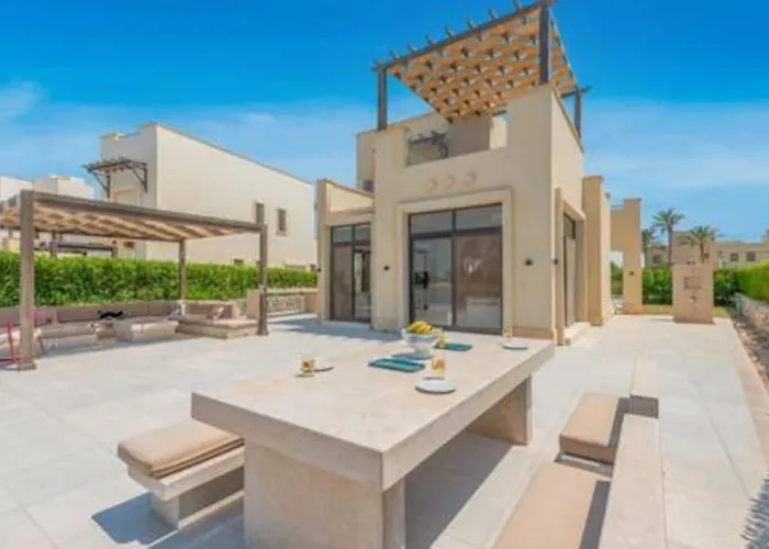 The Lakefront 4br At Cyan Elgouna Villa