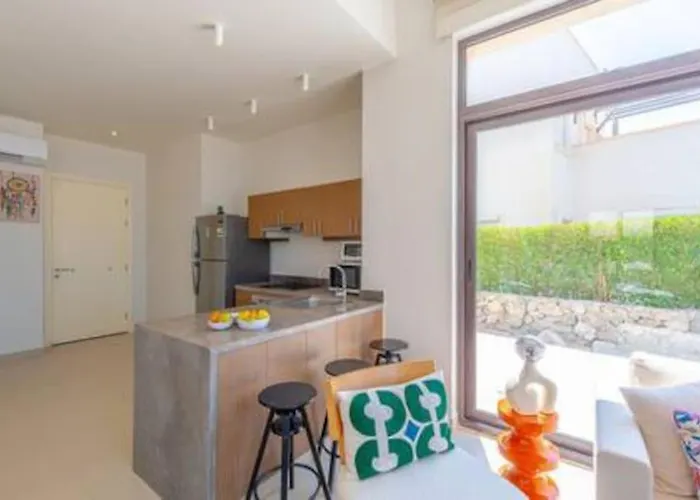 The Lakefront 4br At Cyan Elgouna Villa *