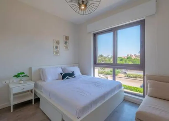 The Lakefront 4br At Cyan Elgouna Villa *